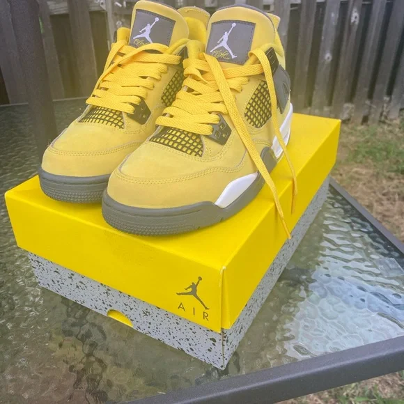 Lightning 4s 235